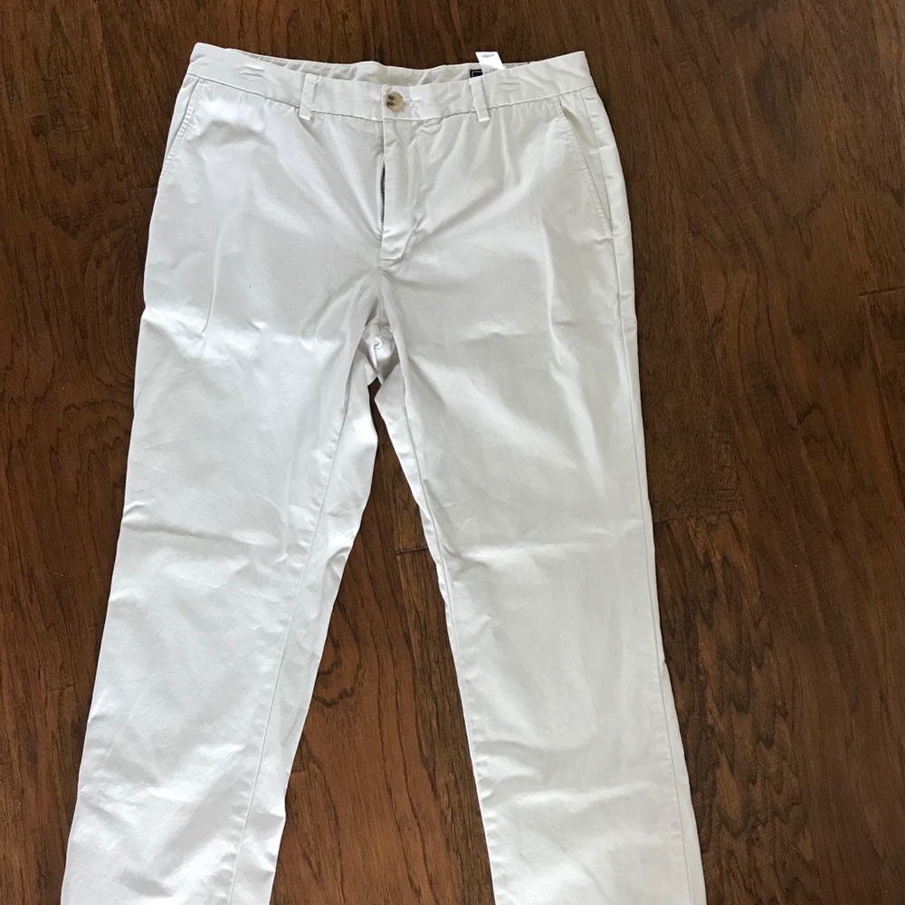 Vineyard vines khakis